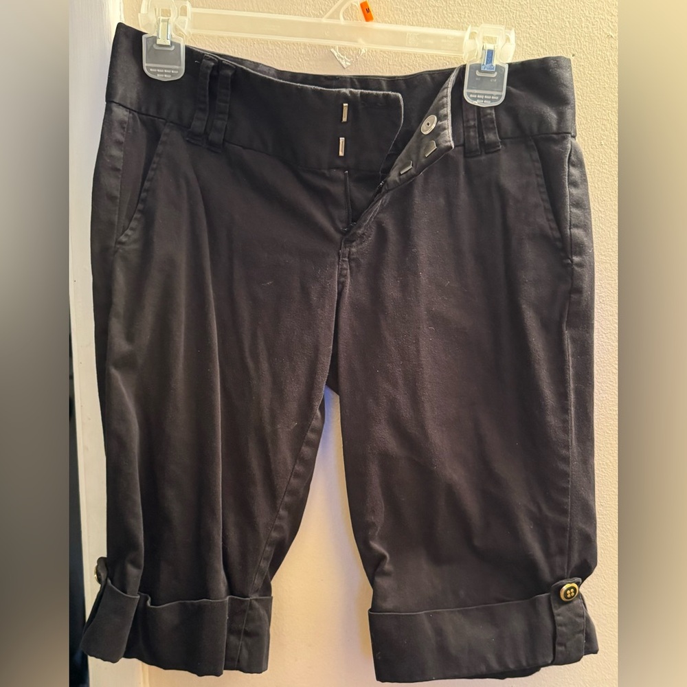 Black Capri’s